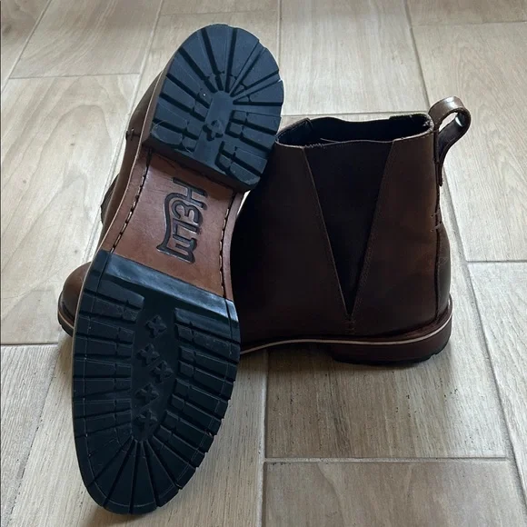 Men's Classic Brown Leather Chelsea Boots - Picture 5 of 6